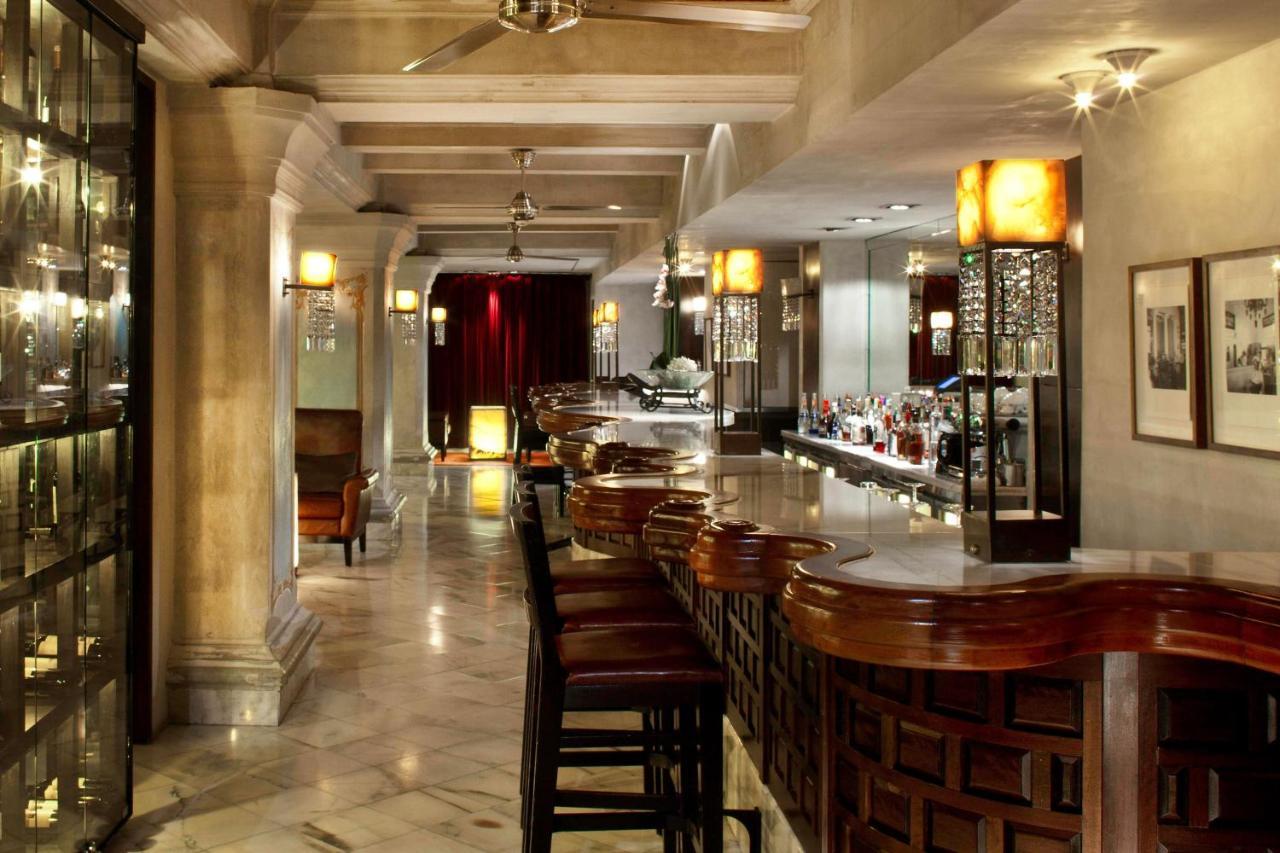 The Westin Kuala Lumpur Ξενοδοχείο Εξωτερικό φωτογραφία The bar at the hotel
