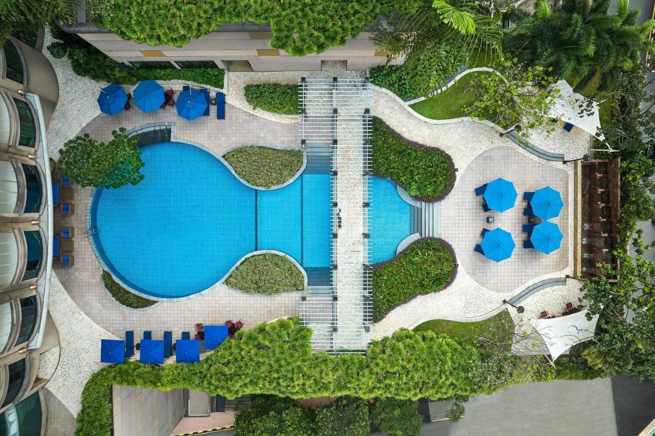 The Westin Kuala Lumpur Ξενοδοχείο Εξωτερικό φωτογραφία Aerial view of the pool