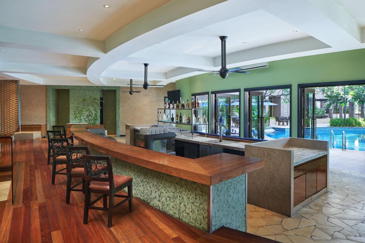 The Westin Kuala Lumpur Ξενοδοχείο Εξωτερικό φωτογραφία The bar at the pool