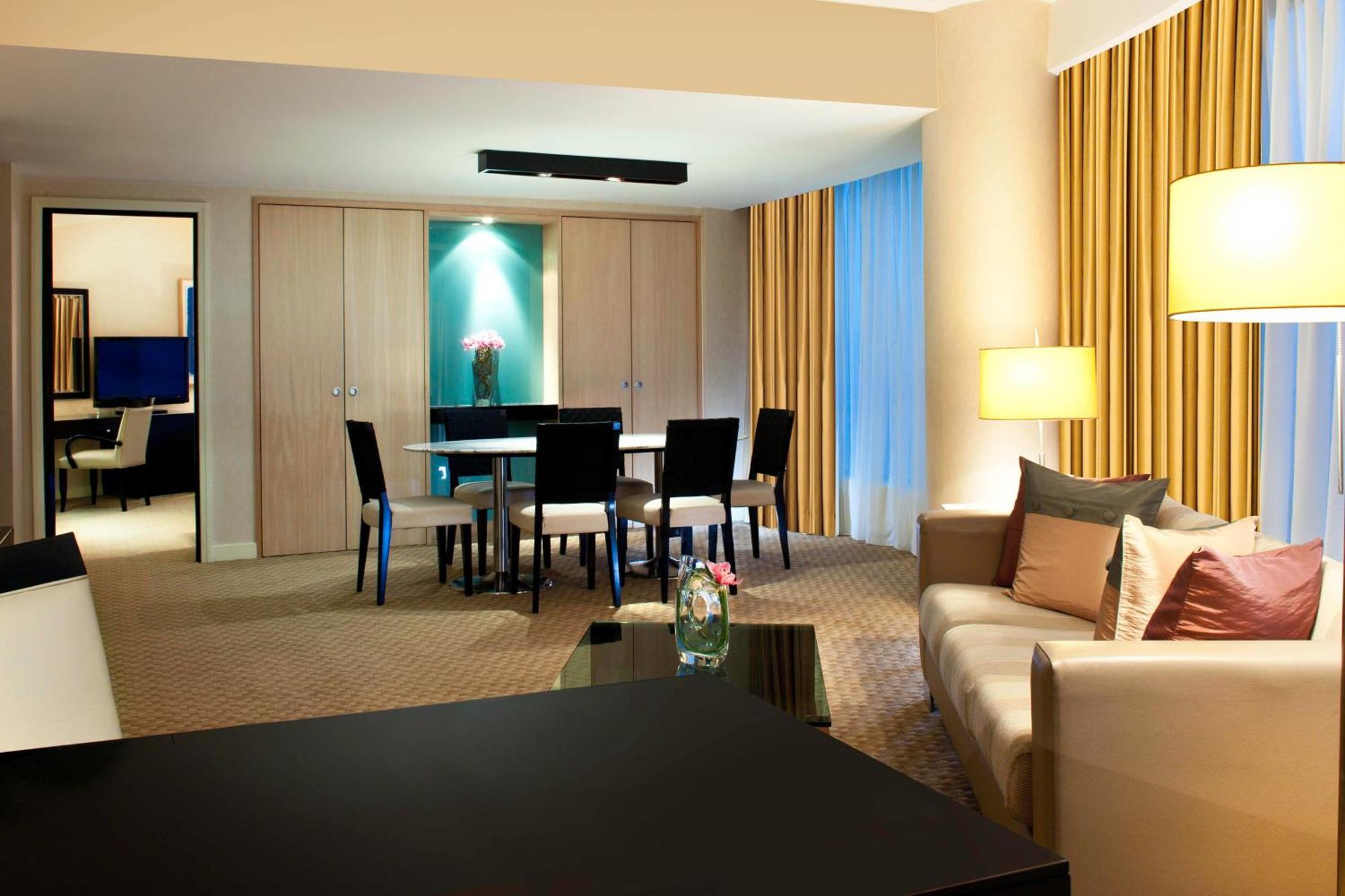The Westin Kuala Lumpur Ξενοδοχείο Εξωτερικό φωτογραφία A suite at the Grand Hyatt Hotel, Seoul, South Korea