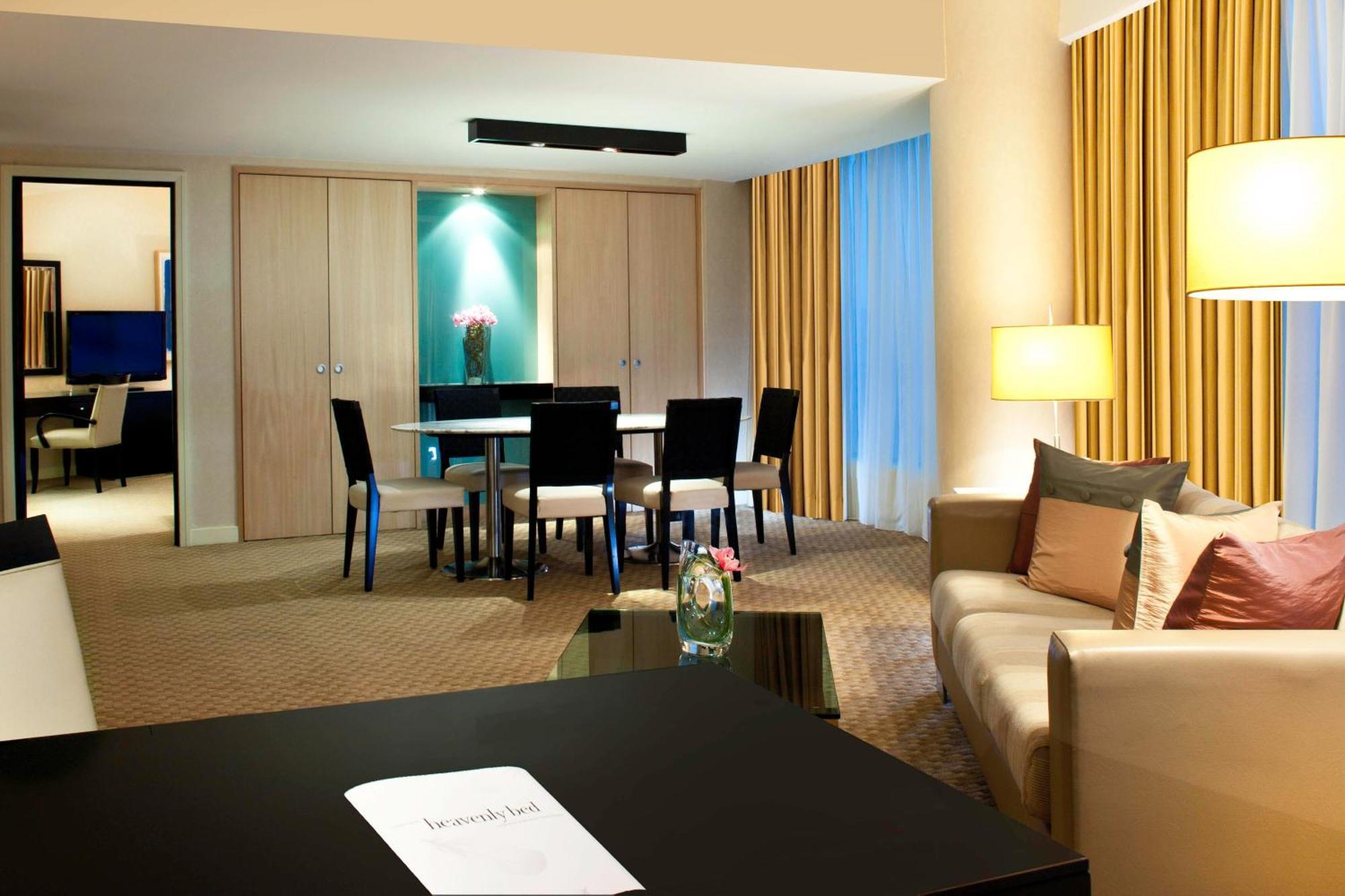 The Westin Kuala Lumpur Ξενοδοχείο Εξωτερικό φωτογραφία A suite at the hotel