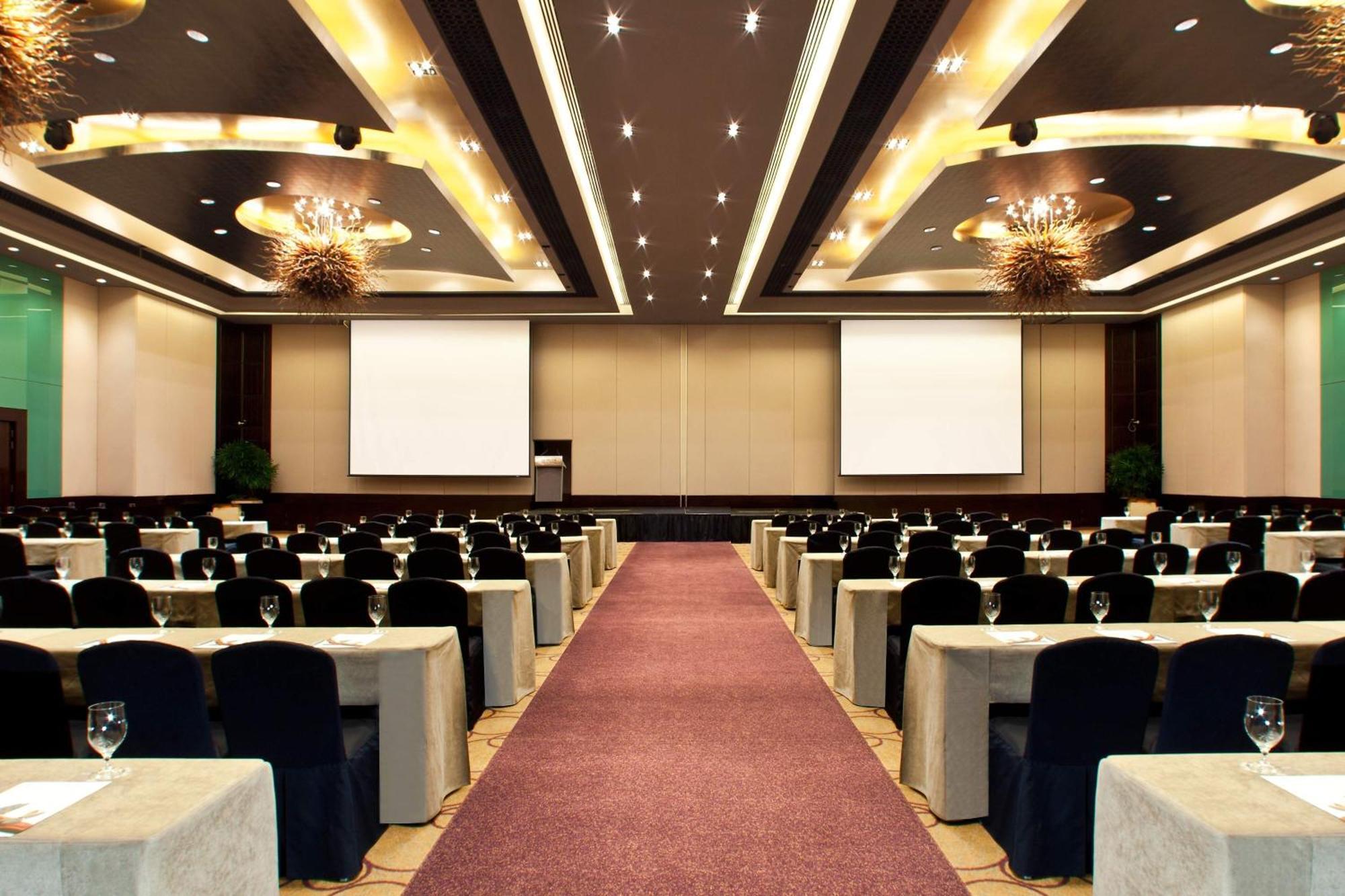 The Westin Kuala Lumpur Ξενοδοχείο Εξωτερικό φωτογραφία A conference room