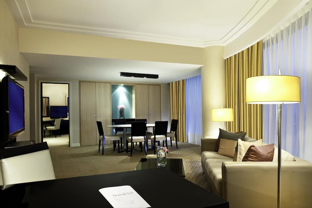 The Westin Kuala Lumpur Ξενοδοχείο Δωμάτιο φωτογραφία Suite at the Mandarin Oriental, Munich